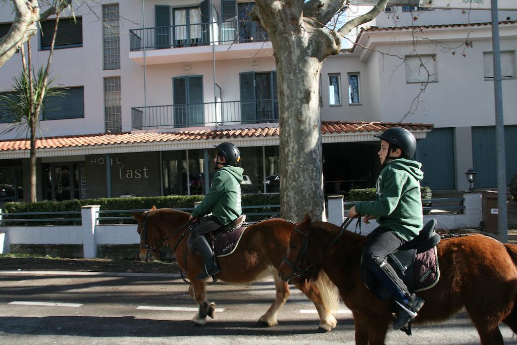 Hotel L'Ast Banyoles Extérieur photo