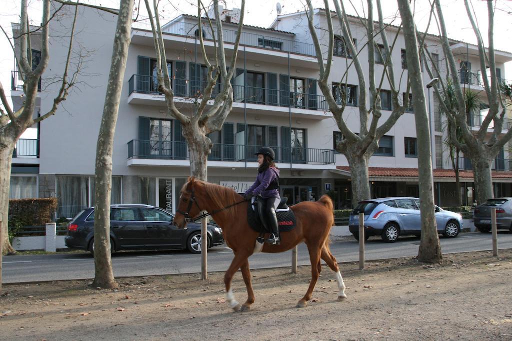 Hotel L'Ast Banyoles Extérieur photo